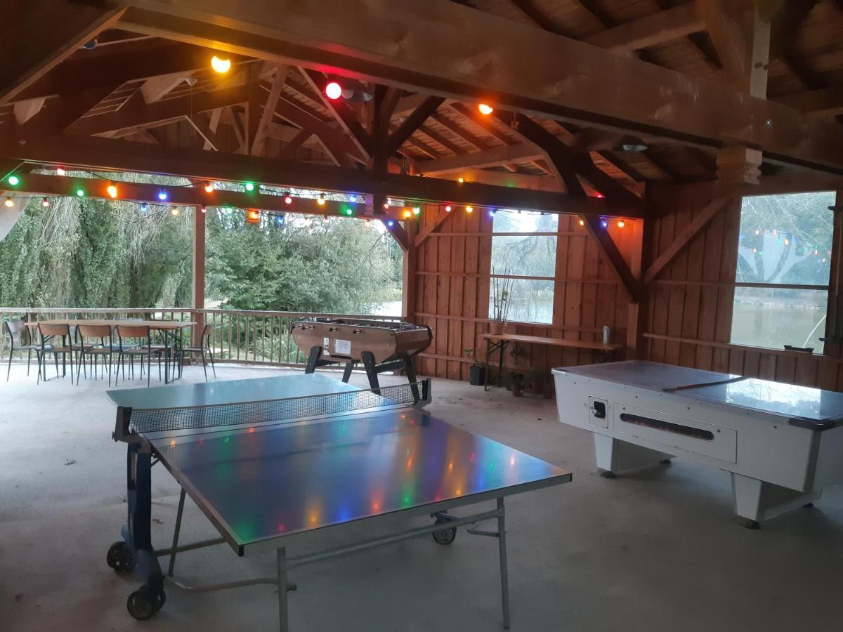 Camping De La Chagnee Saint-Aubin-le-Cloud Exterior foto