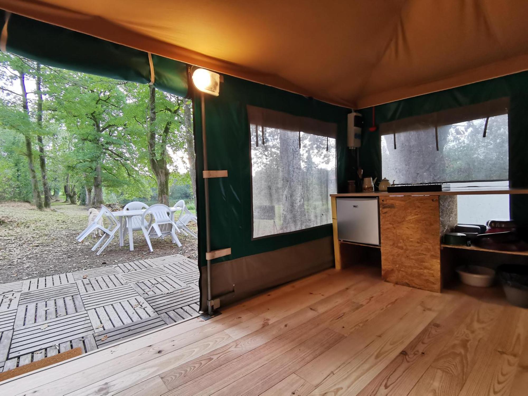 Camping De La Chagnee Saint-Aubin-le-Cloud Quarto foto